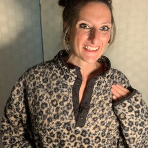 MNML  Men’s Leopard Print Oversized Sherpa Pullover – Size Large